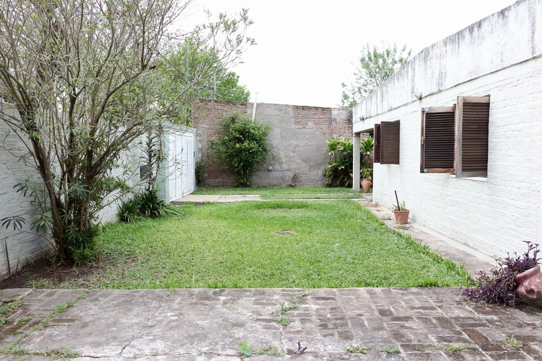 SE VENDE CASA EN RECONQUISTA