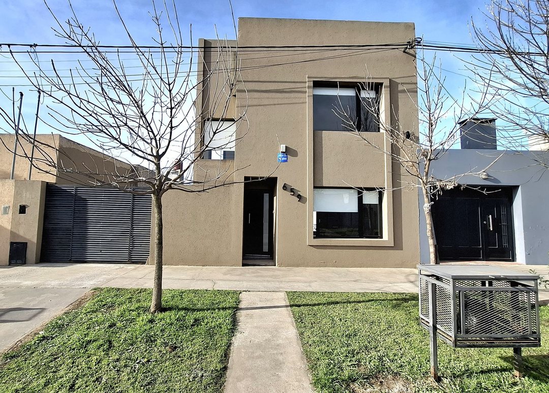 CASA EN VENTA EN PEHUAJÓ