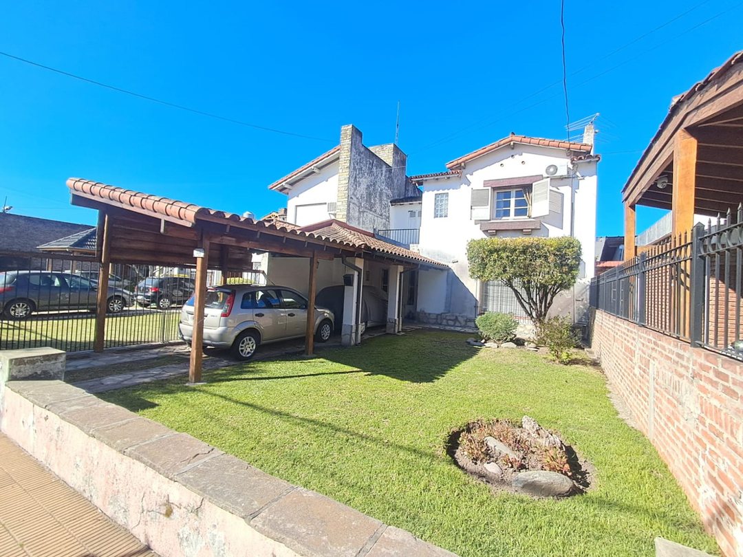 VENDE CASA SEIS AMBIENTES SAN ANTONIO DE PADUA