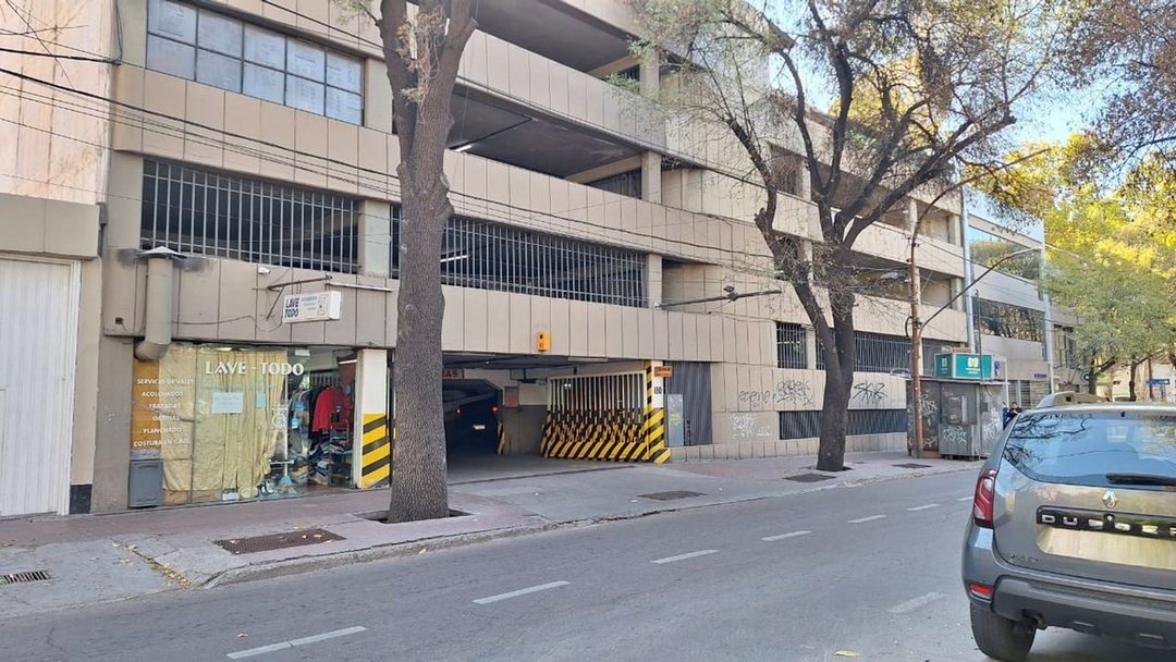VENTA DE COCHERA MENDOZA CIUDAD