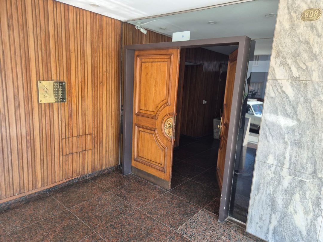 Departamento céntrico de jerarquía amoblado  MZA.