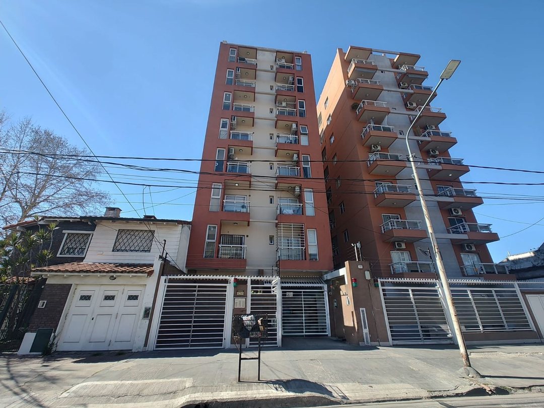 VENTA DEPARTAMENTO 2 AMBIENTES CASEROS CON COCHERA