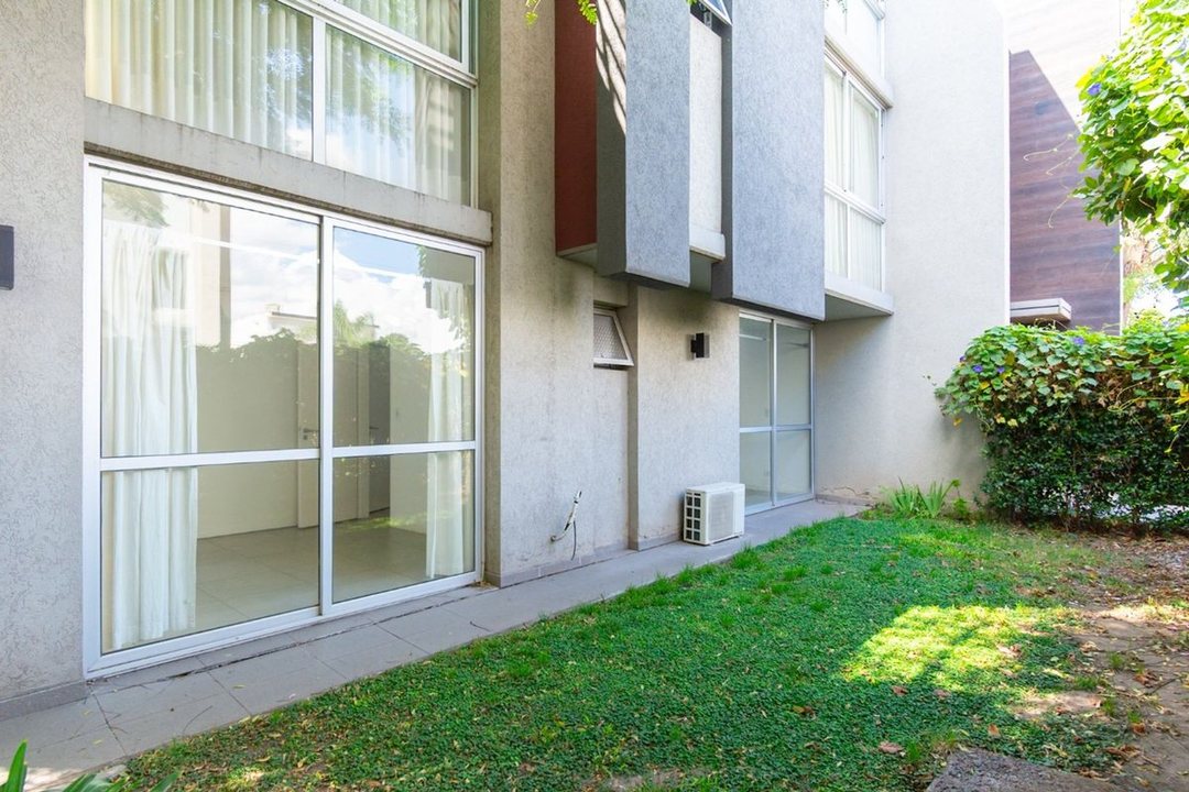 VENTA PH ITUZAINGO NORTE 3 AMB COCHERA JARDIN