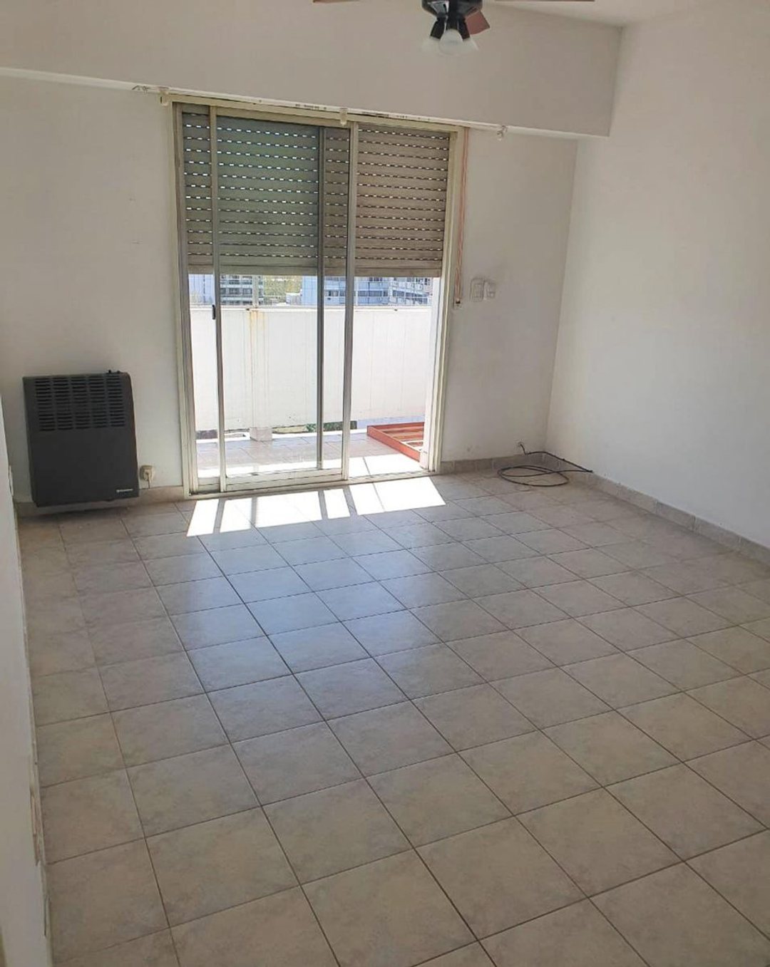 VENTA DEPARTAMENTO 2 AMBIENTES CON RENTA EN FLORES