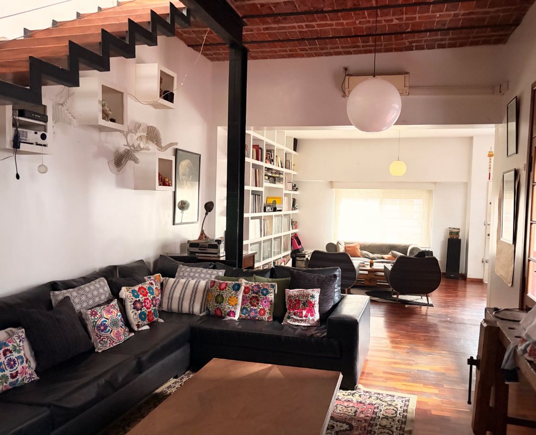 VENTA CASA 5 amb. c/dep, playroom, terraza, studio