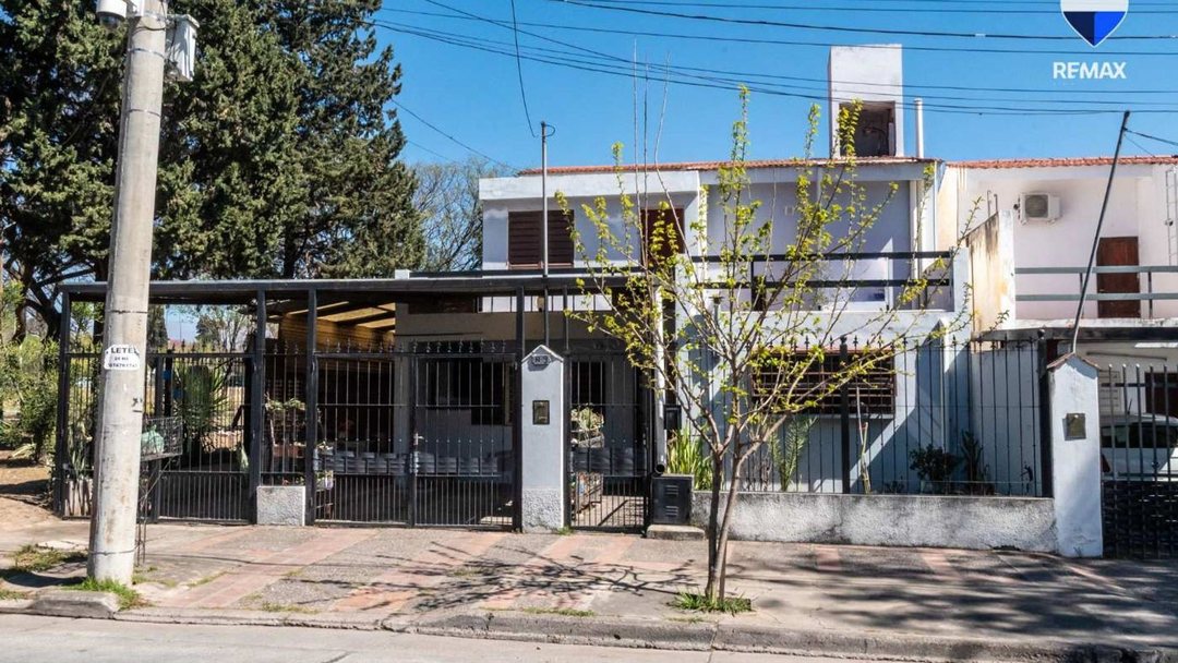 CASA VENTA PARQUE BELGRANO 4 DORMITORIOS