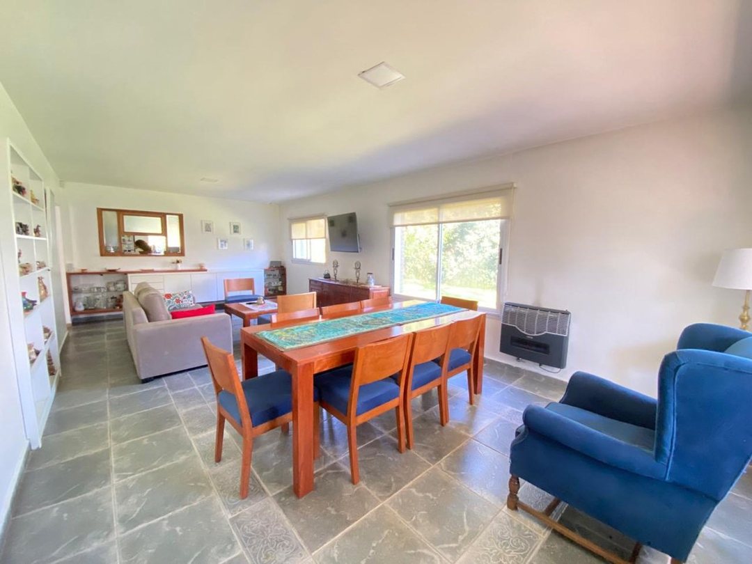 CASA EN VENTA EN CITY BELL 3 DORMITORIOS PILETA
