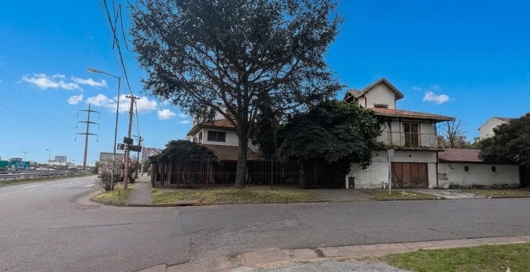 Venta Lote 906m2 Panam casi Thames Comercial Ofic.
