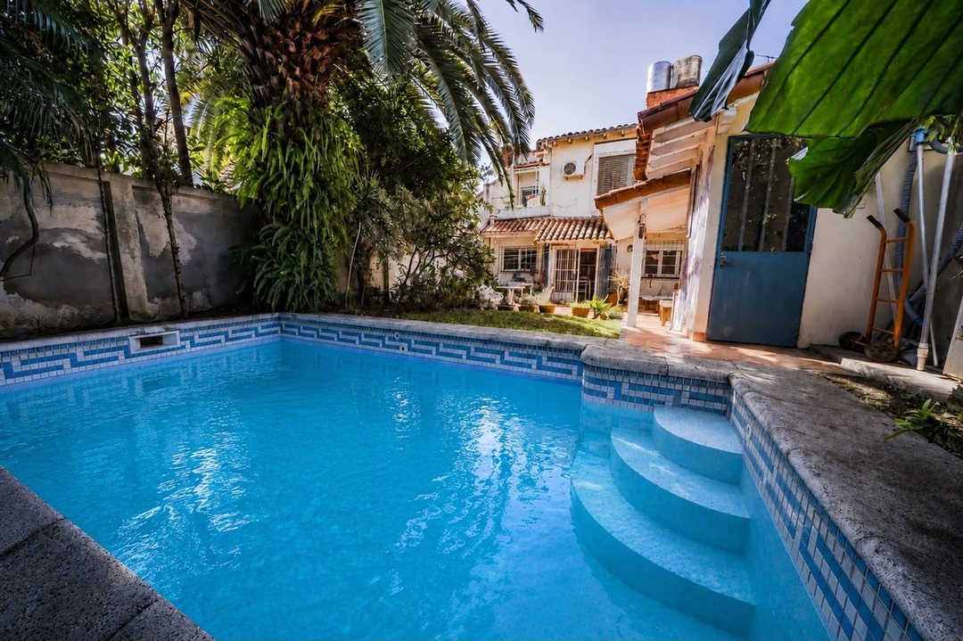 VENTA CASA 6 AMB OLIVOS JARDÍN Y PILETA CRÉDITO