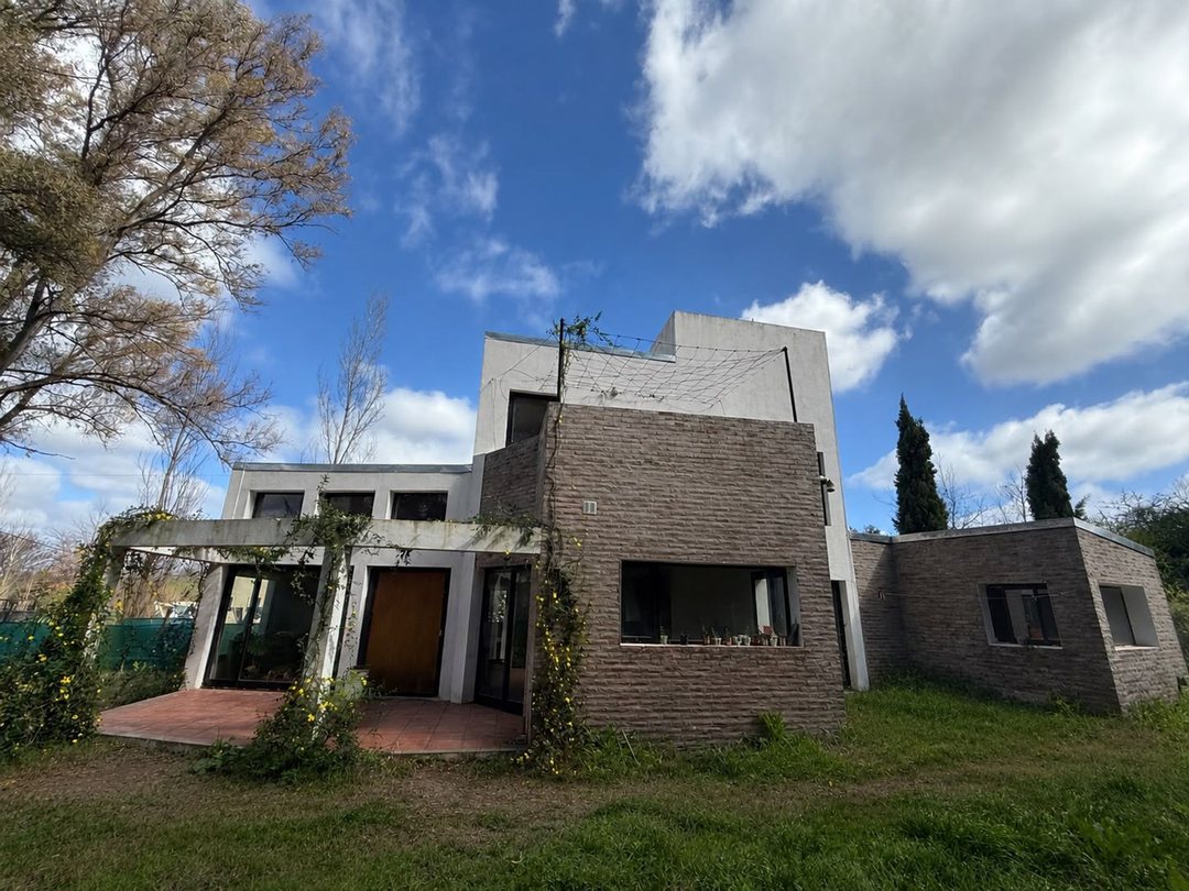 Casa 4 ambientes en VENTA en las Casuarinas