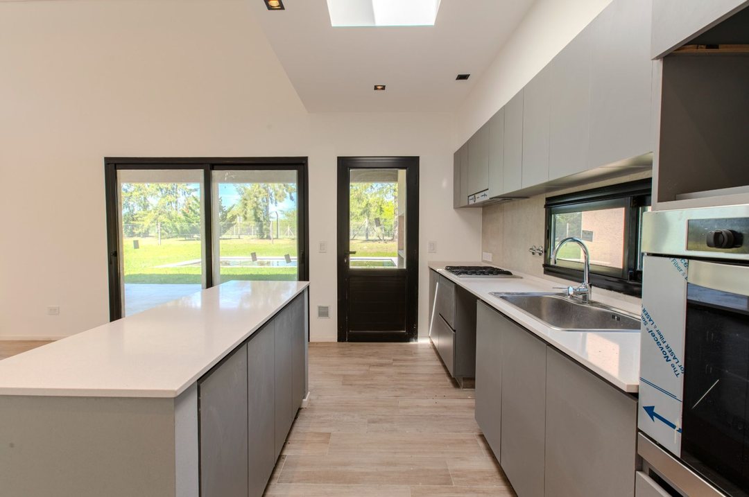 VENTA CASA 5 AMB SAN MATIAS PILETA Y DEPENDENCIA