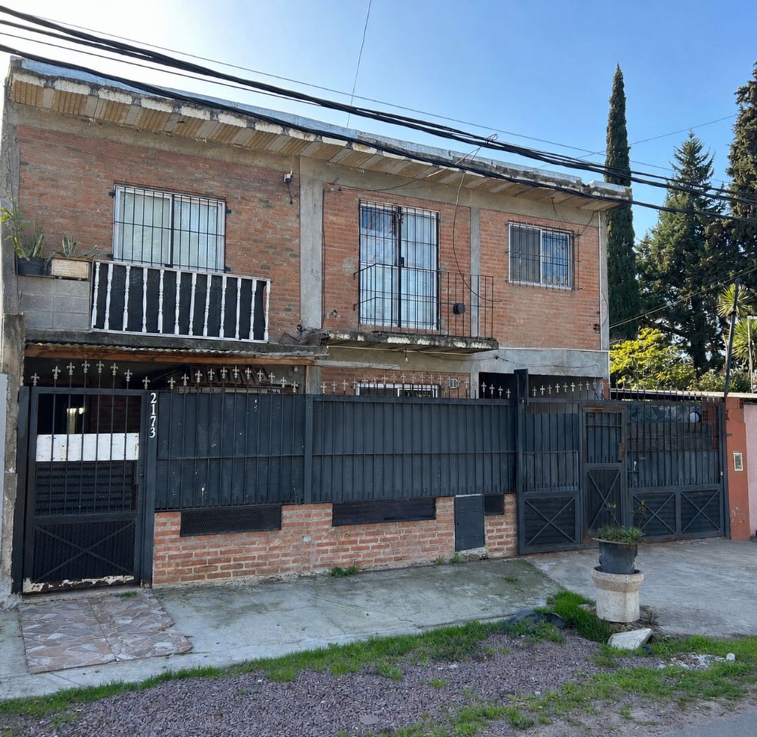 CASA EN VENTA EN BARRIO DE VICENZO GRANDE