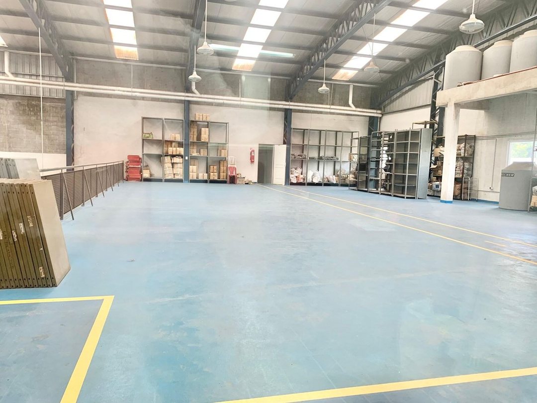 Venta Galpon en Caseros 1700 m cub.- 11 mts altura