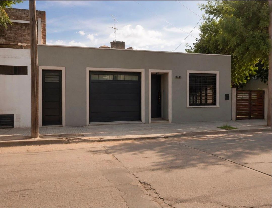 REMAX VENDE CASA 3 DORMITORIOS ALTAMIRA