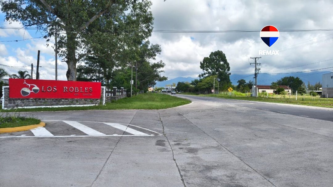 TERRENO VENTA B° LOS ROBLES LA MERCED DEL ENCON