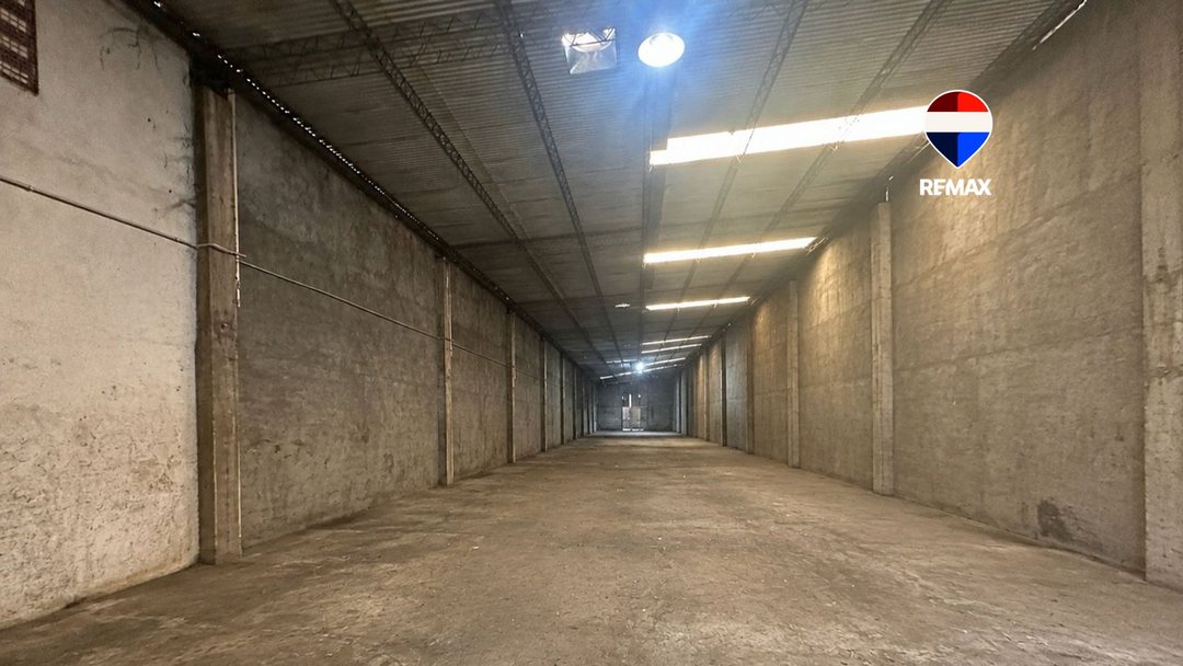 GALPON EN ALQUILER  PARQUE INDUSTRIAL 700 M2