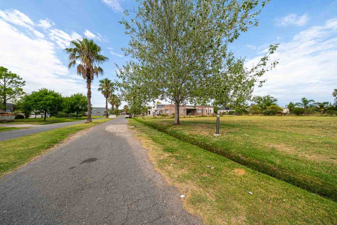 TERRENO EN VENTA EN PUERTO ROLDAN 1029 M²