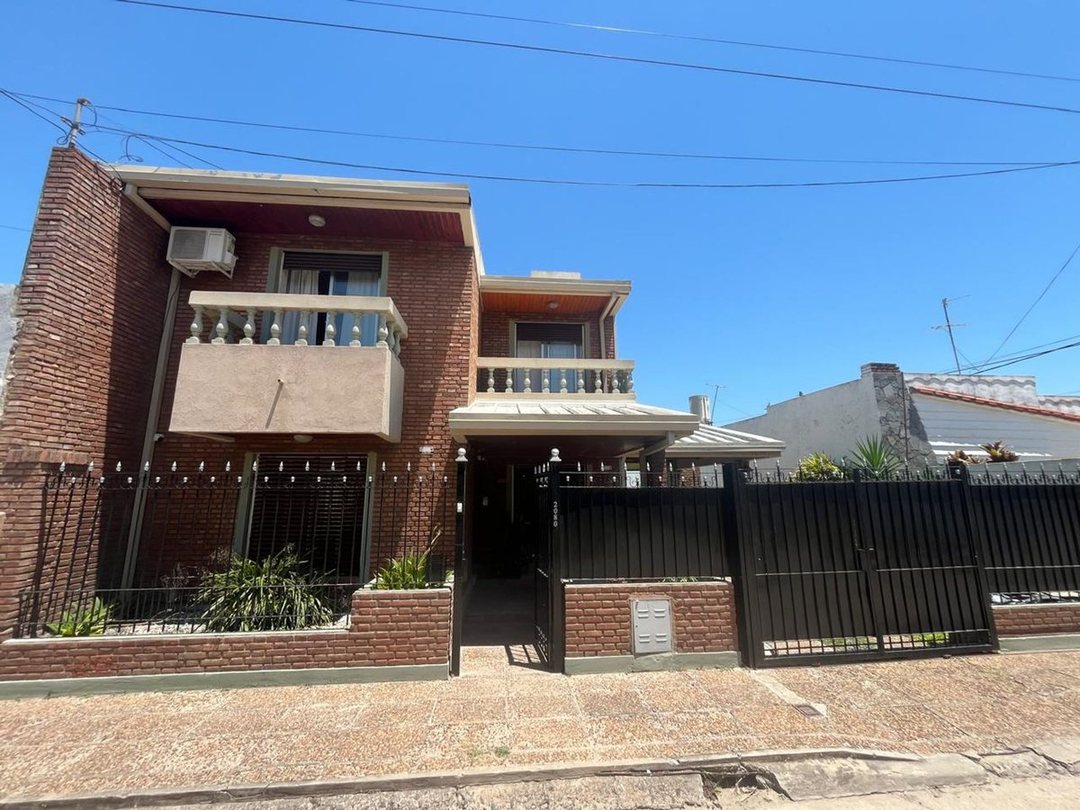 SE VENDE CASA 3 DORMITORIOS EN SANTO TOME