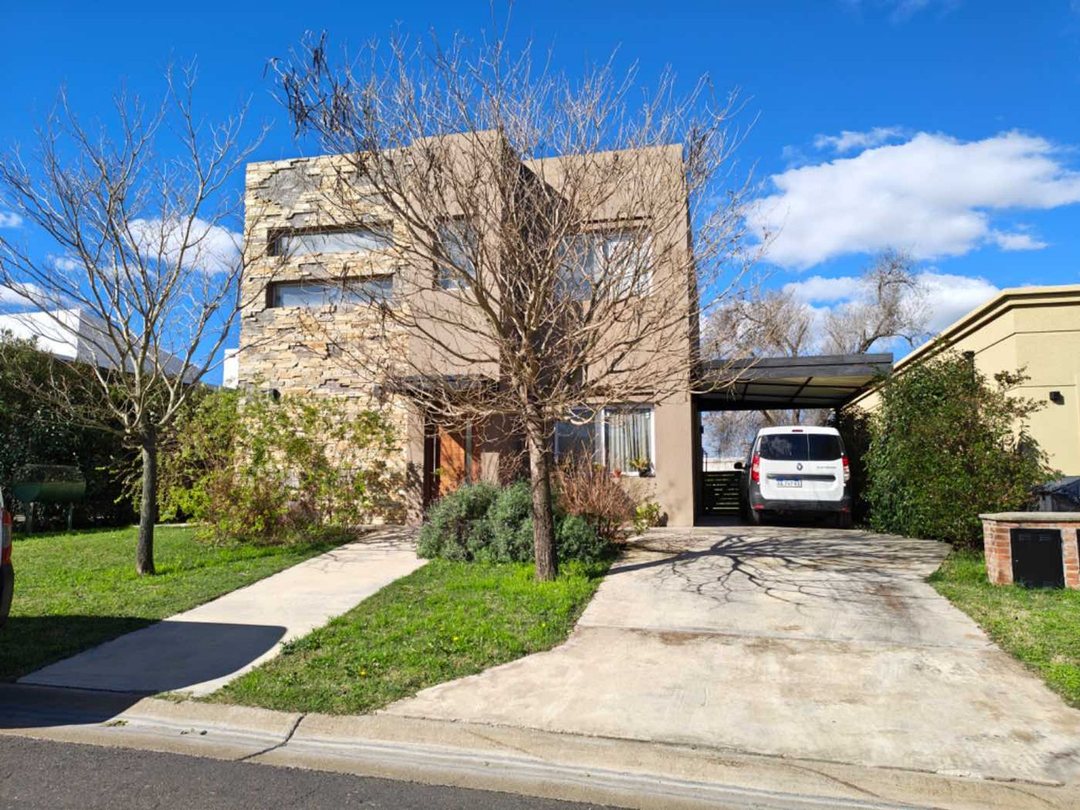 VENTA CASA 5 AMBIENTES PILAR DEL ESTE SAN RAMIRO