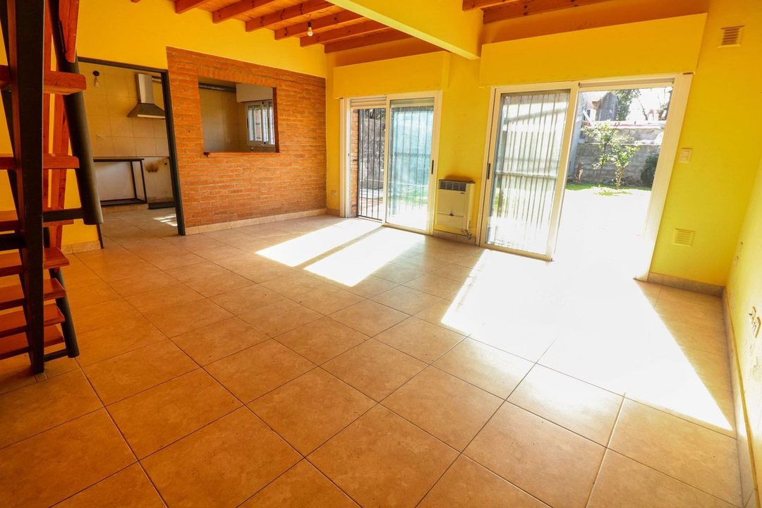 PH Tipo casa  4 amb.  con jardin Villa Adelina
