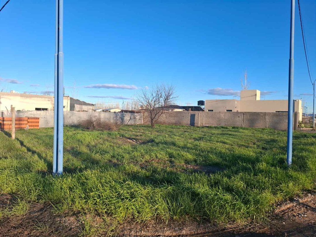 Venta Terreno en esquina Álamos Blancos