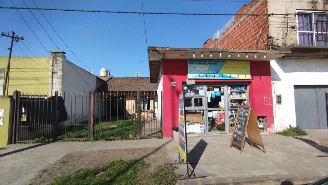 CASA 2 DORMITORIOS EN VENTA LA PLATA A REFACCIONAR