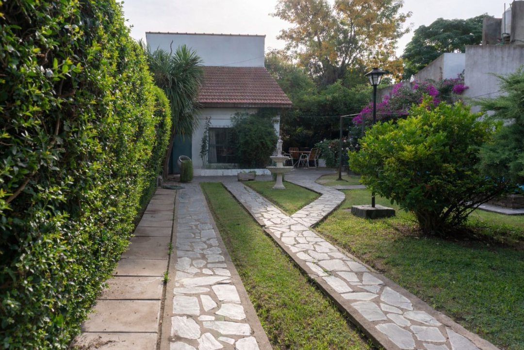 Casa 1 Dormitorio en Venta, City Bell + Pileta