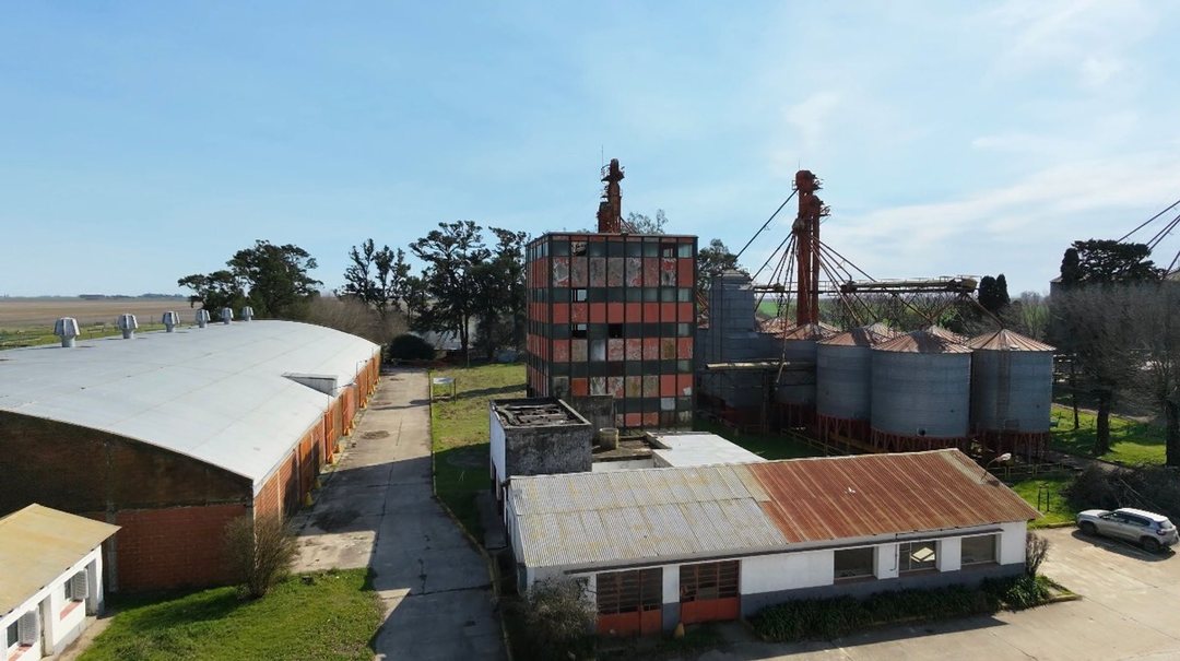 PLANTA DE ACOPIO + GALPONES + OFICINAS