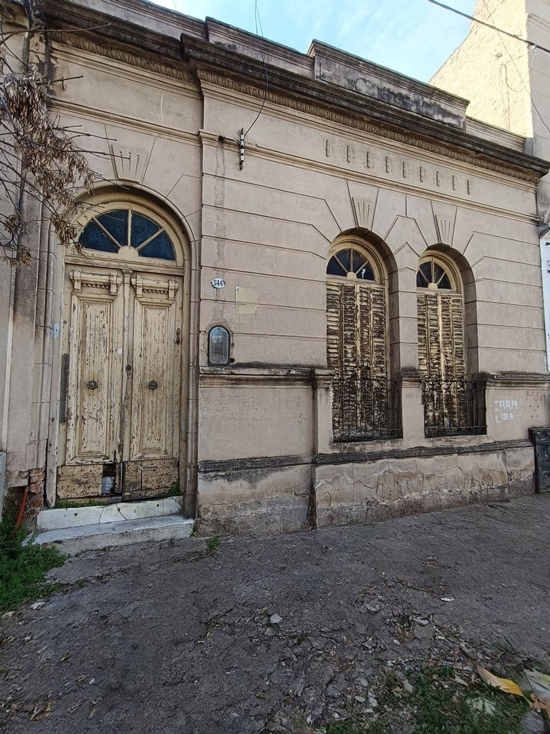 LOTE DE TERRENO CON CASA A DEMOLER B° SAN VICENTE
