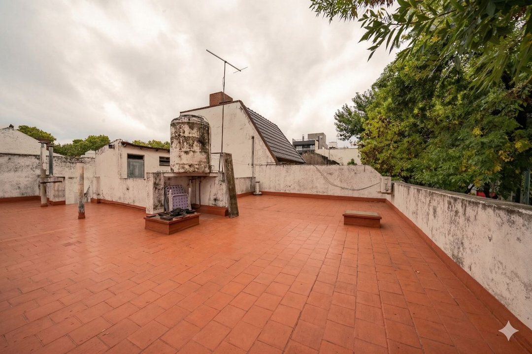 VENTA CASA 4 AMBIENTES VERSALLES