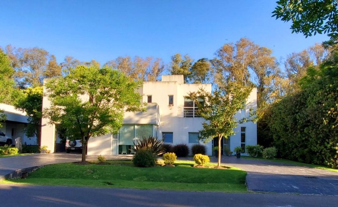 Venta Casa 5 amb. Bº Cerrado Santa Ana Fco.Alvarez