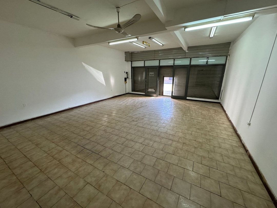 VENTA LOCAL COMERCIAL SAN VICENTE CON PARKING