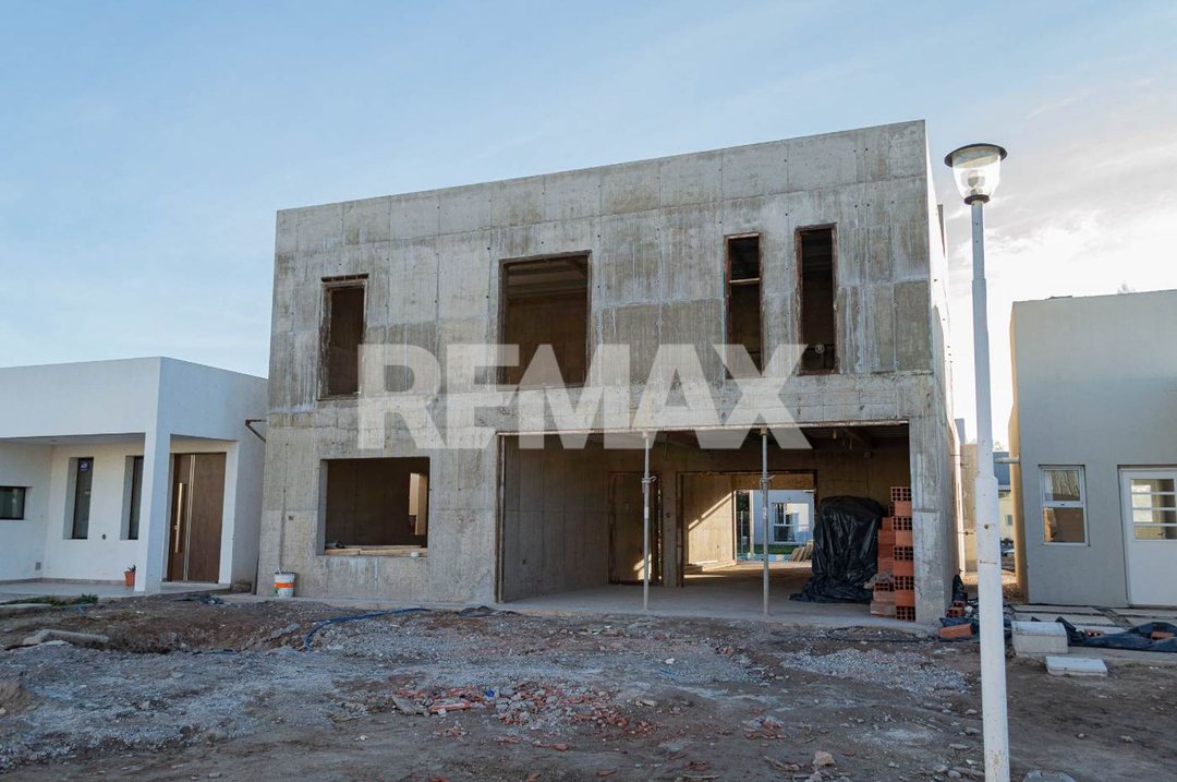 Venta - Casa 4 dormi - Fincas Costa Serena UF18