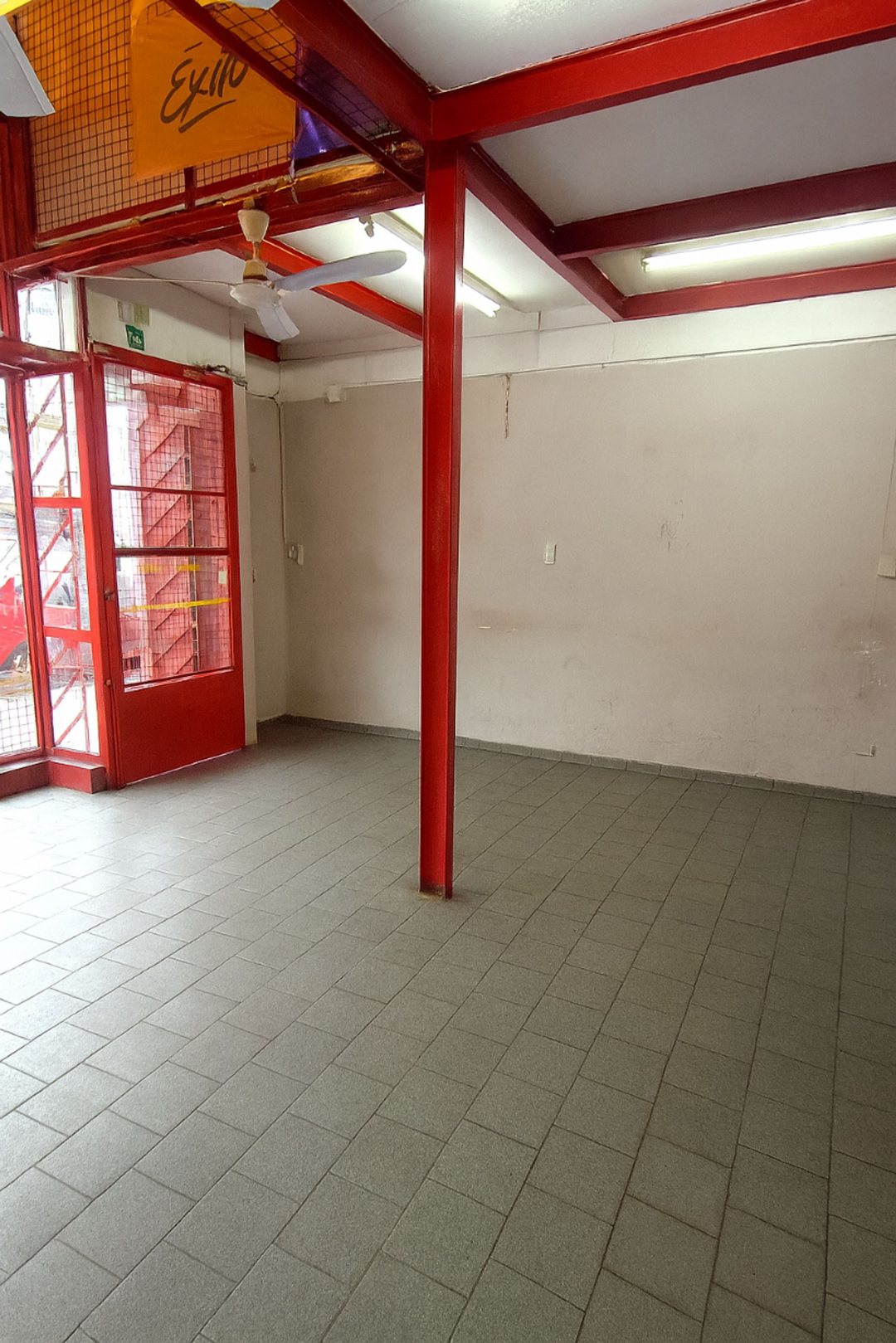 LOCAL EN VENTA SOBRE CALLE CUENCA - VILLA SANTA RI