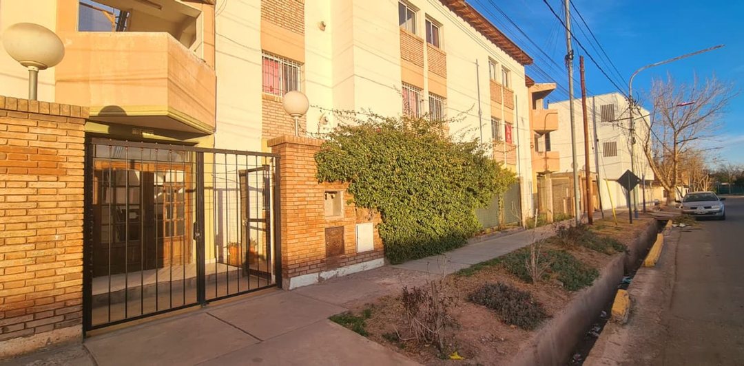 PH EN VENTA EN GODOY CRUZ 3 HABITACIONES C/PATIO
