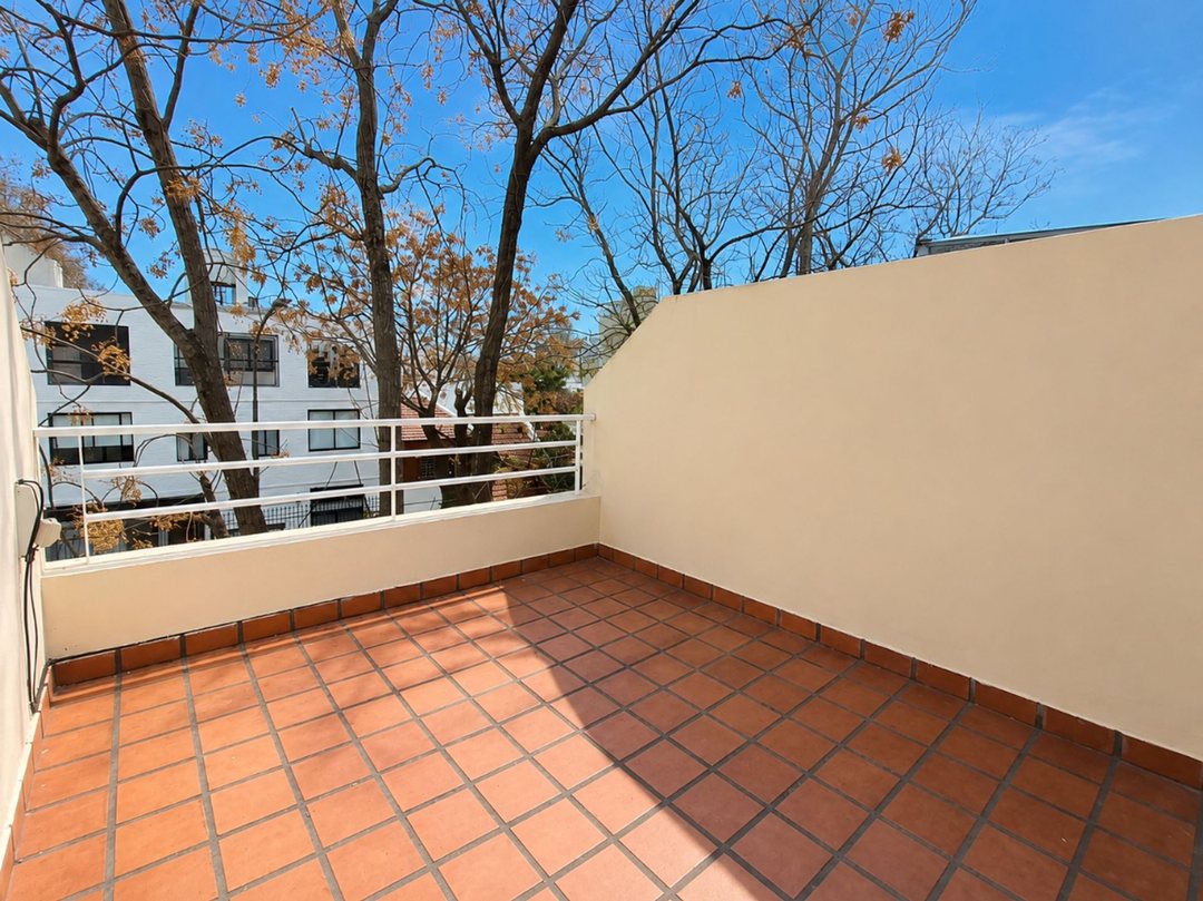 PH EN VENTA 5 AMB COCHERA 2 PATIOS V. PUEYRREDON