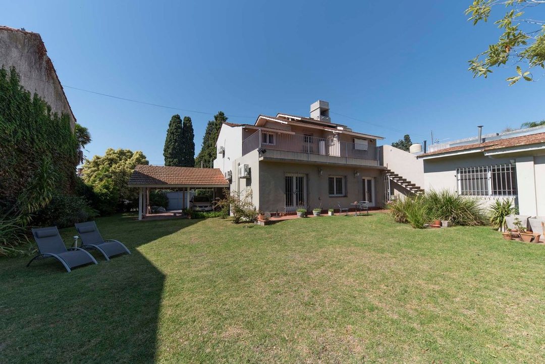 VENTA CASA HURLINGHAM 4 DORM GRAN LOTE B. INGLES