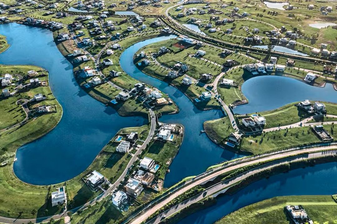 LOTE EN BARRIO AMARRAS PUERTOS DEL LAGO ESCOBAR