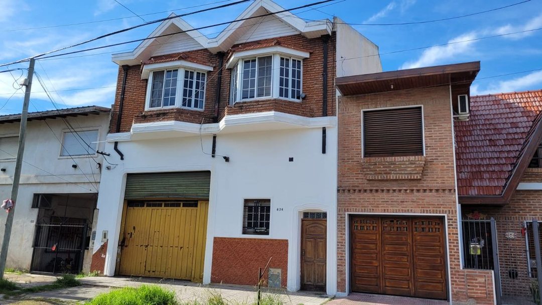 VENTA EN BLOCK GALPON DEPTO 5 AMB LANUS OESTE