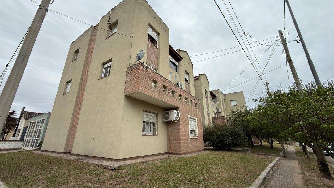 VENTA DEPTO 3 DORMITORIOS  SMATA 2 CON COCHERA