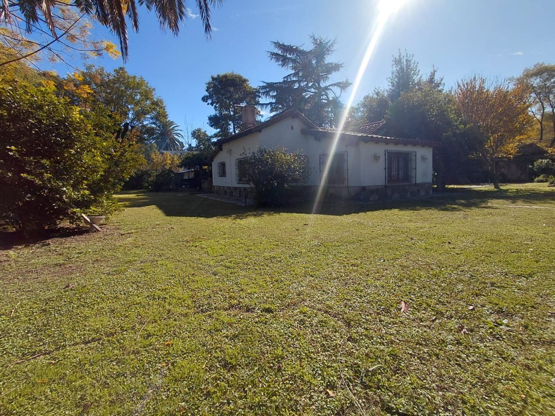 Quinta 6 lotes, 2 casas de 3/4 ambientes c/pileta