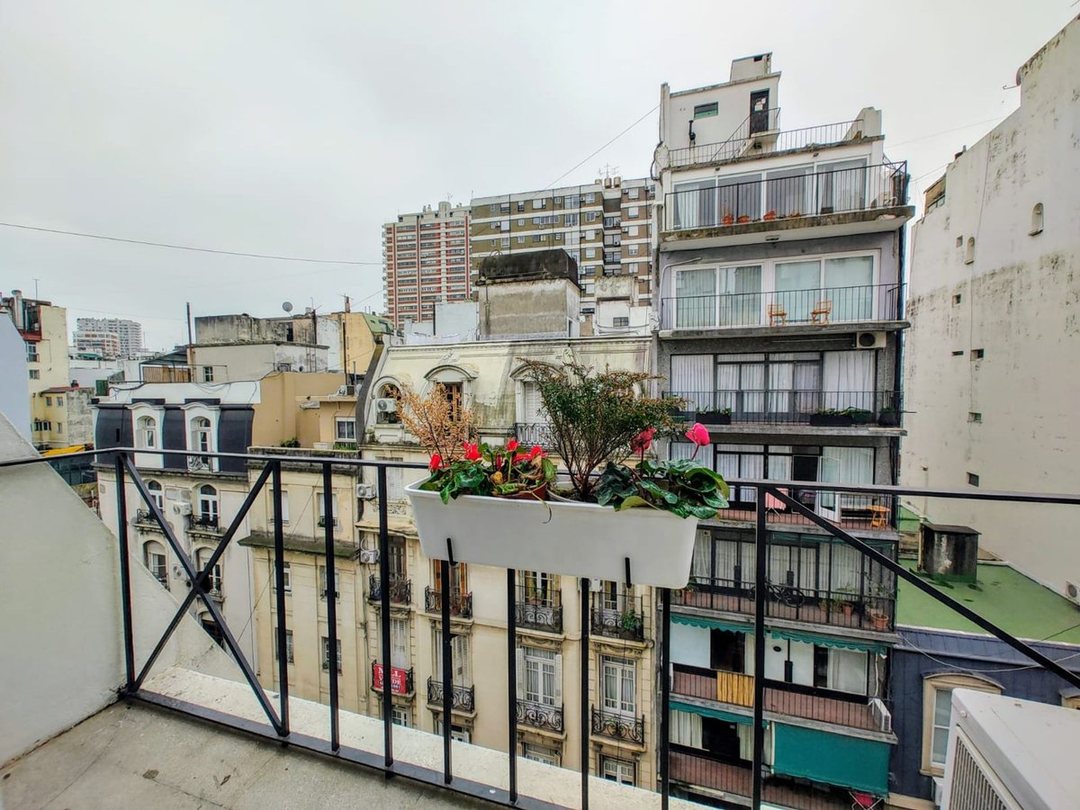 Alquiler  2 ambientes con balcon Recoleta