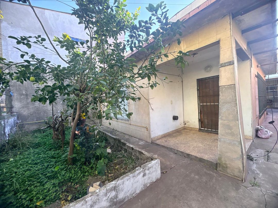 Venta casa a refaccionar!