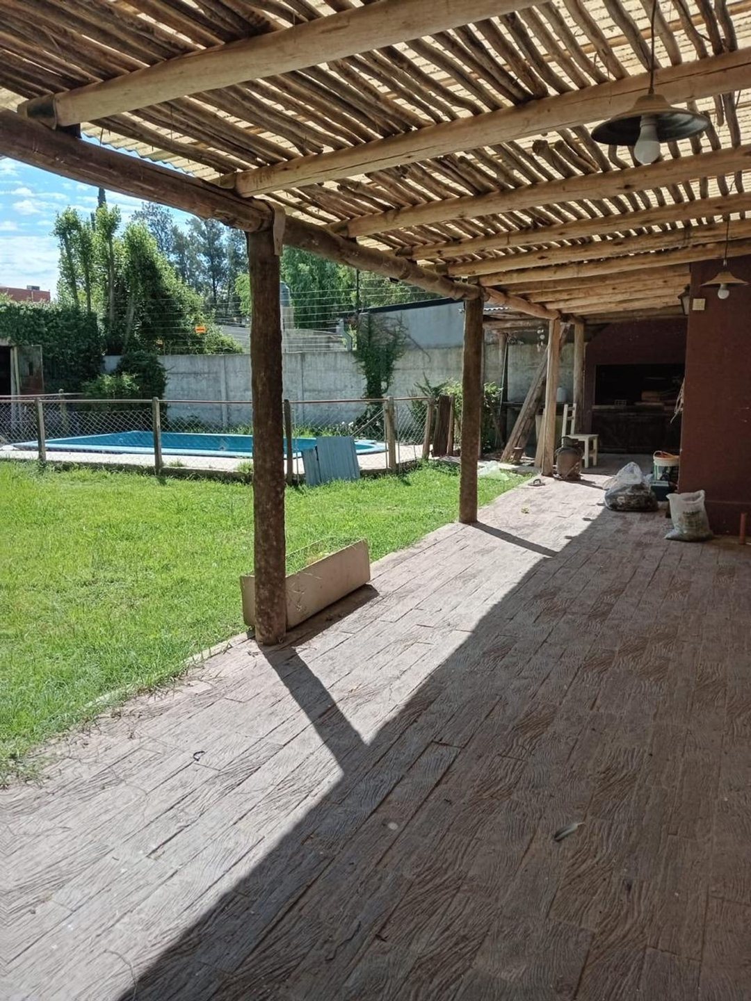 ALQUILER CASA EN BARRIO ROBERTO DE VIZENZO