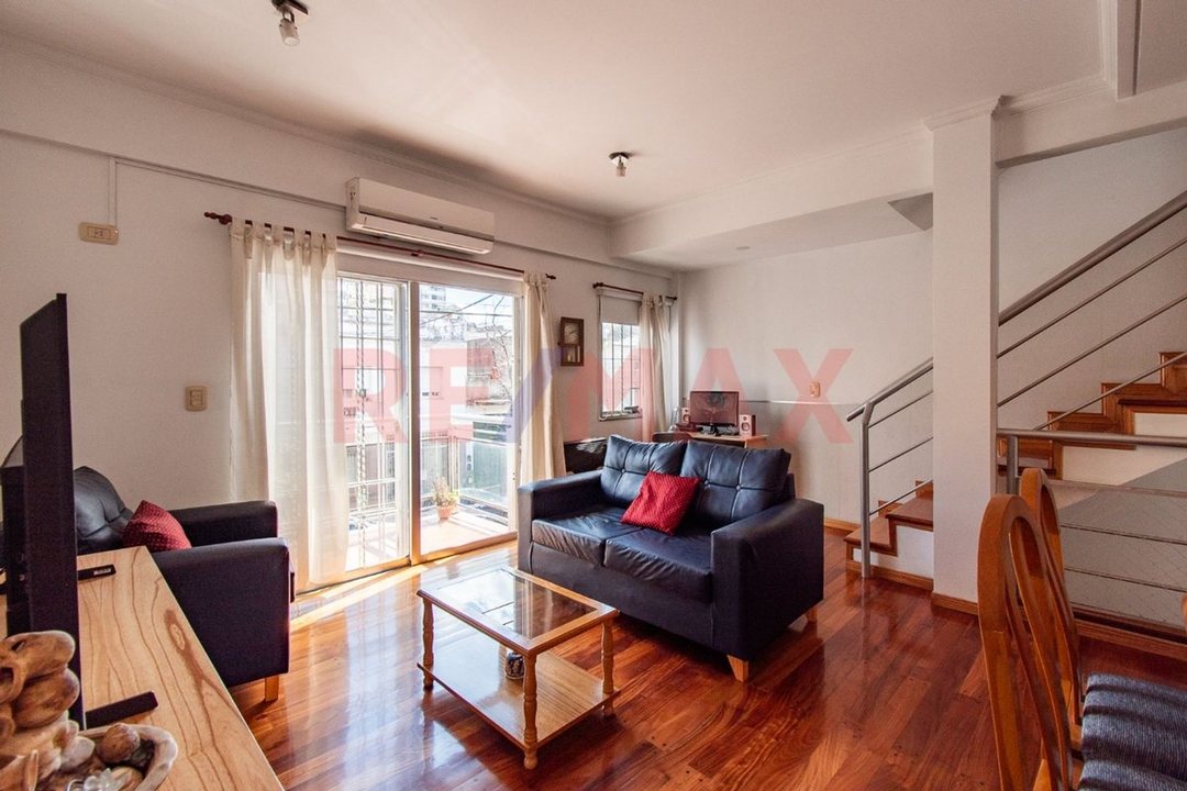 VENTA PH TIPO CASA 4 AMB PATIO COCHERA EN ALMAGRO