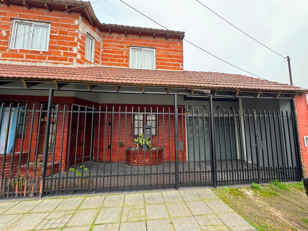 VENTA CASA 4 DORMITORIOS SAN MIGUEL