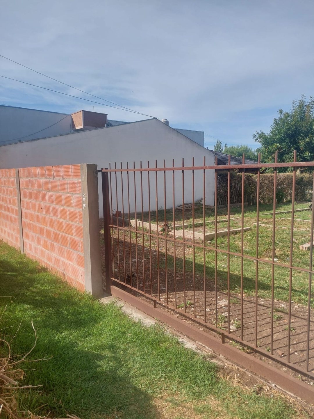 VENTA LOTE CALLE  12 de octubre 100  B DE ESCOBAR