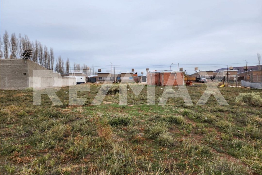 TERRENO EN DON LUKACS