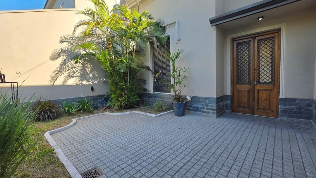 SE VENDE CASA DE CATEGORIA A 100M DE BV GALVEZ