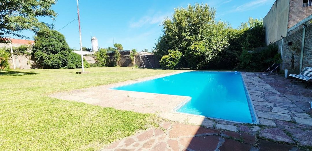 CASA QUINTA 3 AMB LOTE 1.700 m2 C/ PILETA PARRILLA